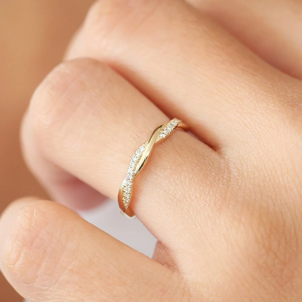 Weaving Braid Eternity Diamond Ring in 925 Sterling Silver – 18k Gold Plated